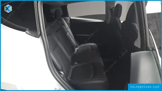 TESLA MODEL Y STANDARD RANGE RWD