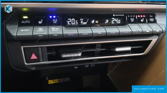 TOYOTA CAMRY 2.5 XLE HYBRID
