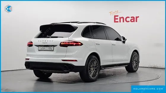 PORSCHE CAYENNE 3.0 DIESEL PLATIUM EDITION