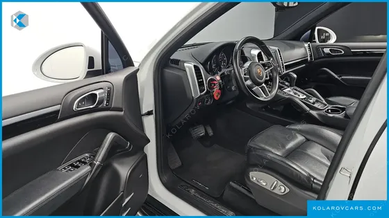 PORSCHE CAYENNE 3.0 DIESEL PLATIUM EDITION