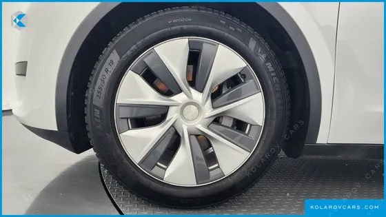 TESLA MODEL Y RWD