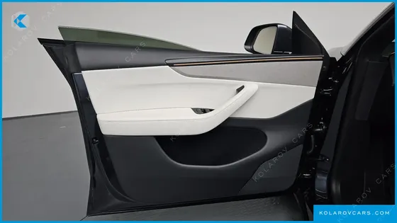 TESLA MODEL Y PREMIUM RWD