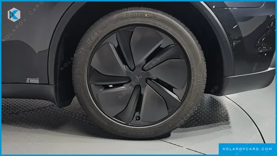TESLA MODEL Y PREMIUM LONG RANGE AWD