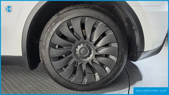 TESLA MODEL Y LONG RANGE AWD