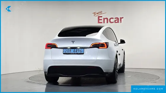 TESLA MODEL Y STANDARD RANGE RWD