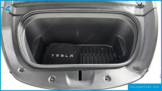 TESLA MODEL Y STANDARD RANGE RWD