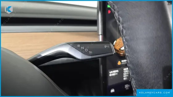 TESLA MODEL Y STANDARD RANGE RWD