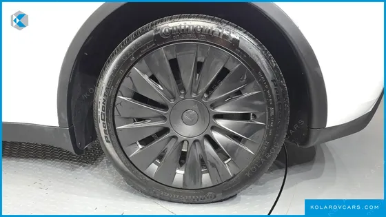 TESLA MODEL Y STANDARD RANGE RWD