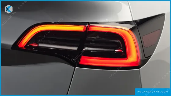 TESLA MODEL Y STANDARD RANGE RWD