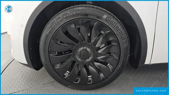 TESLA MODEL Y LONG RANGE AWD
