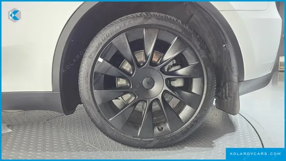 TESLA MODEL Y LONG RANGE AWD