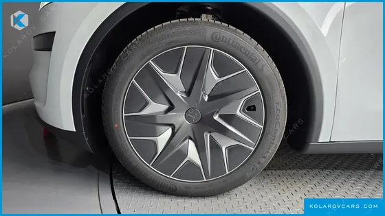 TESLA MODEL Y L LONG RANGE AWD
