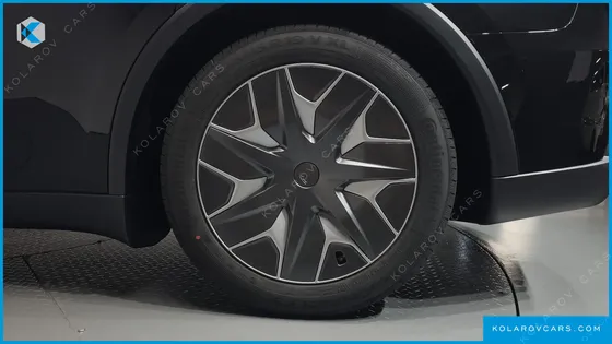 TESLA MODEL Y L LONG RANGE AWD