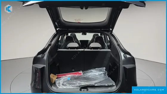 TESLA MODEL Y L LONG RANGE AWD