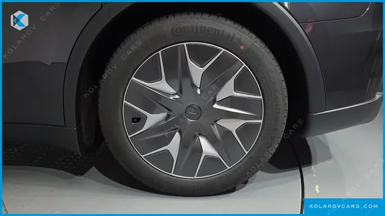 TESLA MODEL Y L LONG RANGE AWD