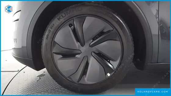 TESLA MODEL Y RWD