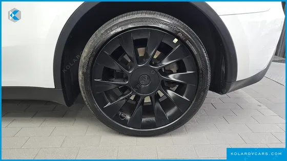 TESLA MODEL Y RWD