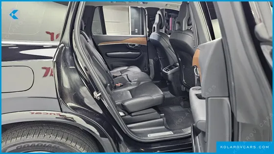 VOLVO XC90 B5 MOMENTUM