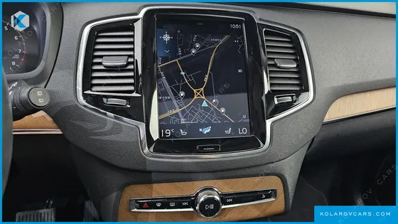 VOLVO XC90 B5 MOMENTUM