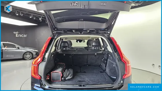 VOLVO XC90 B5 MOMENTUM