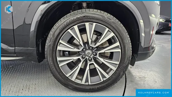 VOLVO XC90 B5 MOMENTUM