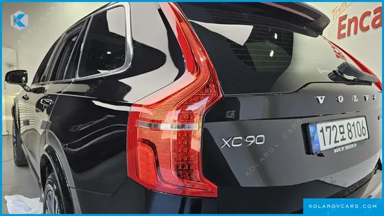 VOLVO XC90 B5 MOMENTUM