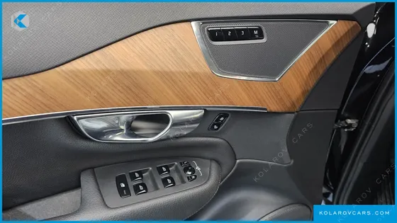 VOLVO XC90 B5 MOMENTUM