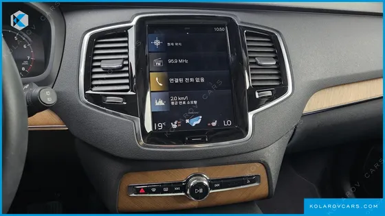 VOLVO XC90 B5 MOMENTUM