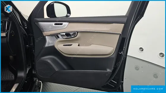 VOLVO XC90 B6 ULTRA DARK