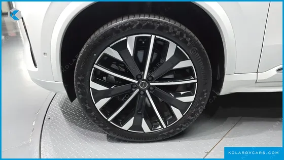 VOLVO XC90 T8 ULTRA BRIGHT HYBRID