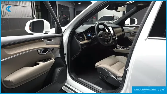 VOLVO XC90 T8 ULTRA BRIGHT HYBRID