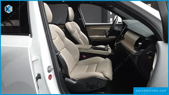 VOLVO XC90 T8 ULTRA BRIGHT HYBRID