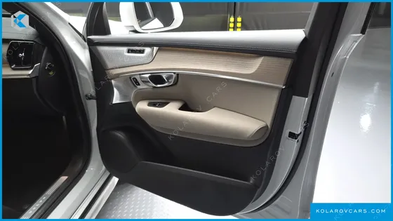 VOLVO XC90 T8 ULTRA BRIGHT HYBRID