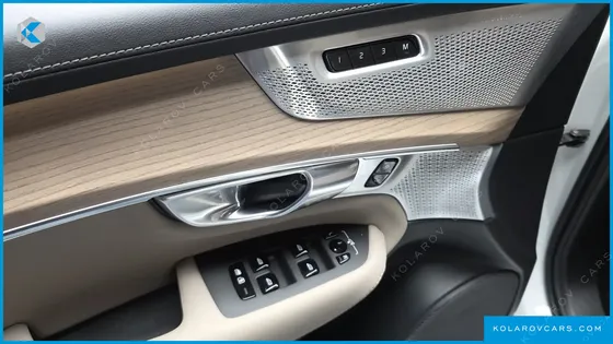 VOLVO XC90 T8 ULTRA BRIGHT HYBRID