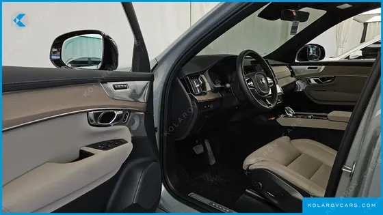 VOLVO XC90 T8 ULTRA DARK HYBRID