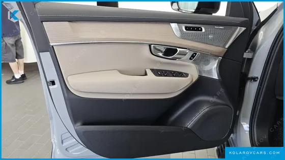 VOLVO XC90 T8 ULTRA DARK HYBRID