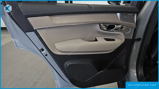 VOLVO XC90 T8 ULTRA DARK HYBRID