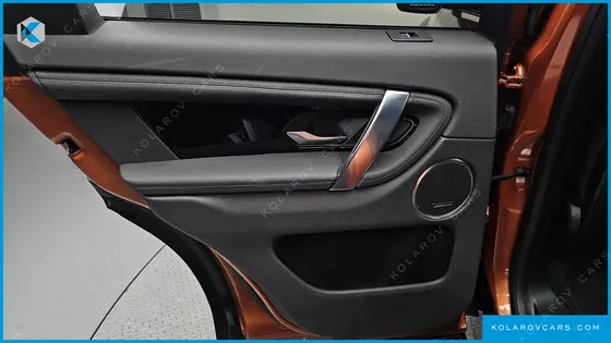 LAND ROVER DISCOVERY SPORT D180 SE
