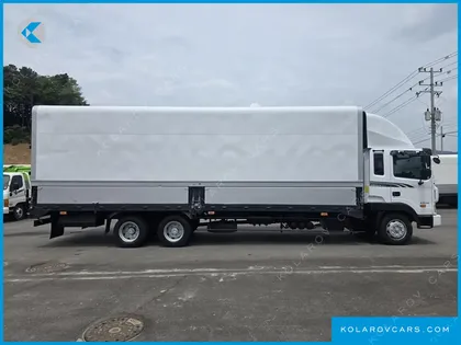 HYUNDAI MEGA TRUCK GOLD