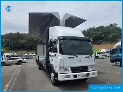 HYUNDAI MEGA TRUCK GOLD