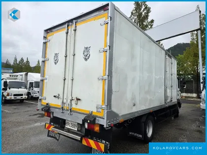 HYUNDAI MEGA TRUCK GOLD