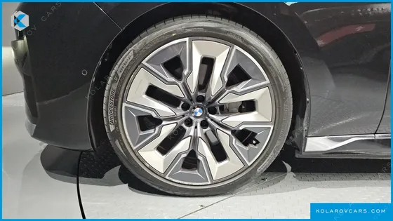 BMW I7 XDRIVE 60 DESIGN PURE EXCELLENCE