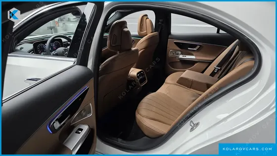 MERCEDES E-CLASS E300 4MATIC AMG LINE