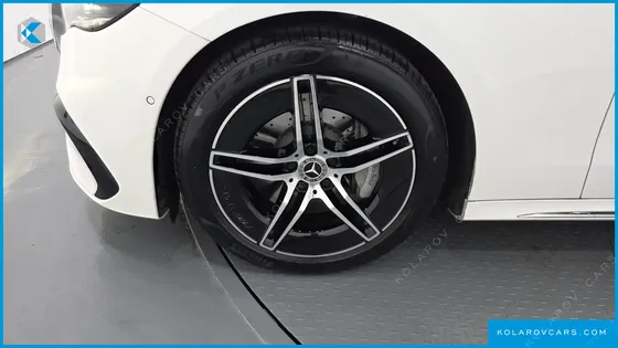 MERCEDES E-CLASS E300 4MATIC AMG LINE