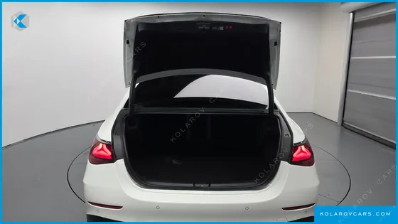 MERCEDES E-CLASS E300 4MATIC AMG LINE