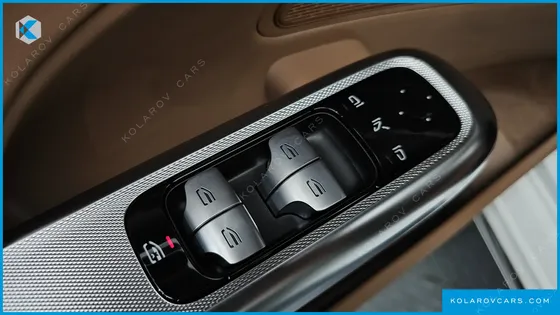MERCEDES E-CLASS E200 EXCLUSIVE