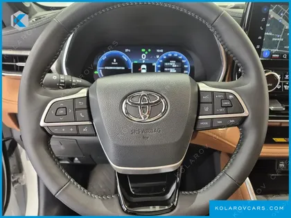 TOYOTA HIGHLANDER 2.5 4WD PLATIMUM