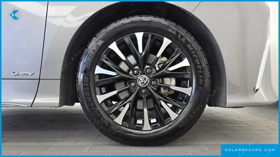 TOYOTA ALPHARD 2.5 HEV EXECUTIVE AWD