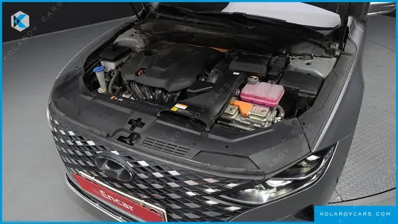 HYUNDAI GRANDEUR PREMIUM