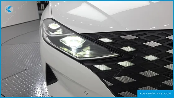HYUNDAI GRANDEUR LE BLANC